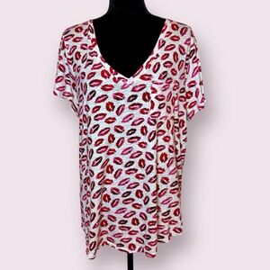 Torrid Lip Print Classic Pocket Tee Shirt Top White Red Pink Size 1X